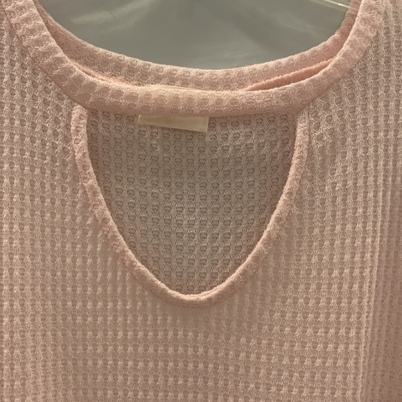 NWT light pink side slit waffle fabric shirt - Picture 6 of 6